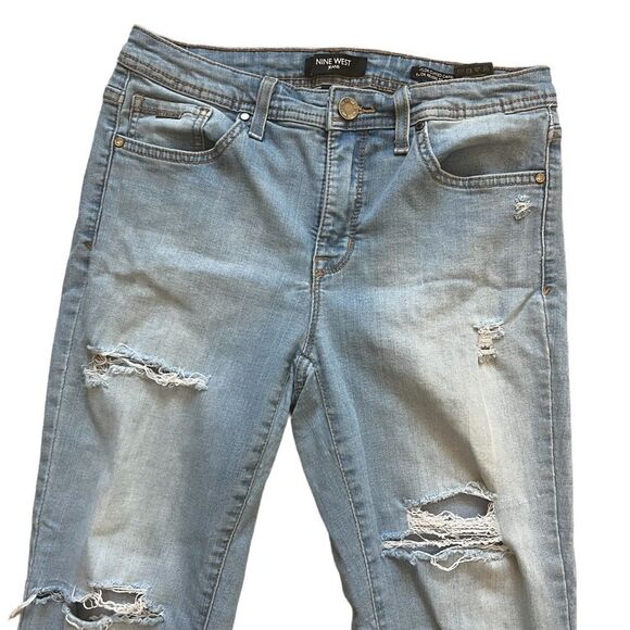 NINE WEST Taylored Cuff Capri Light Wash Distressed Stretch Cropped Denim Jean 4 - Picture 3 of 13